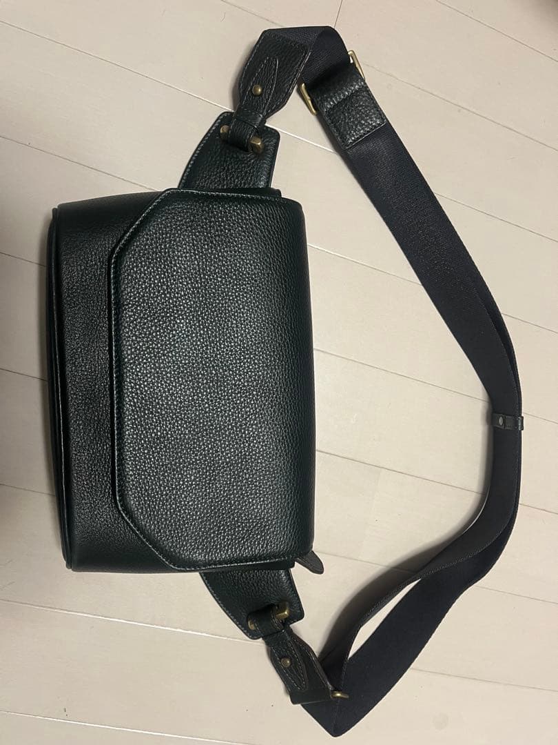 ETiAM ボディバッグ British green