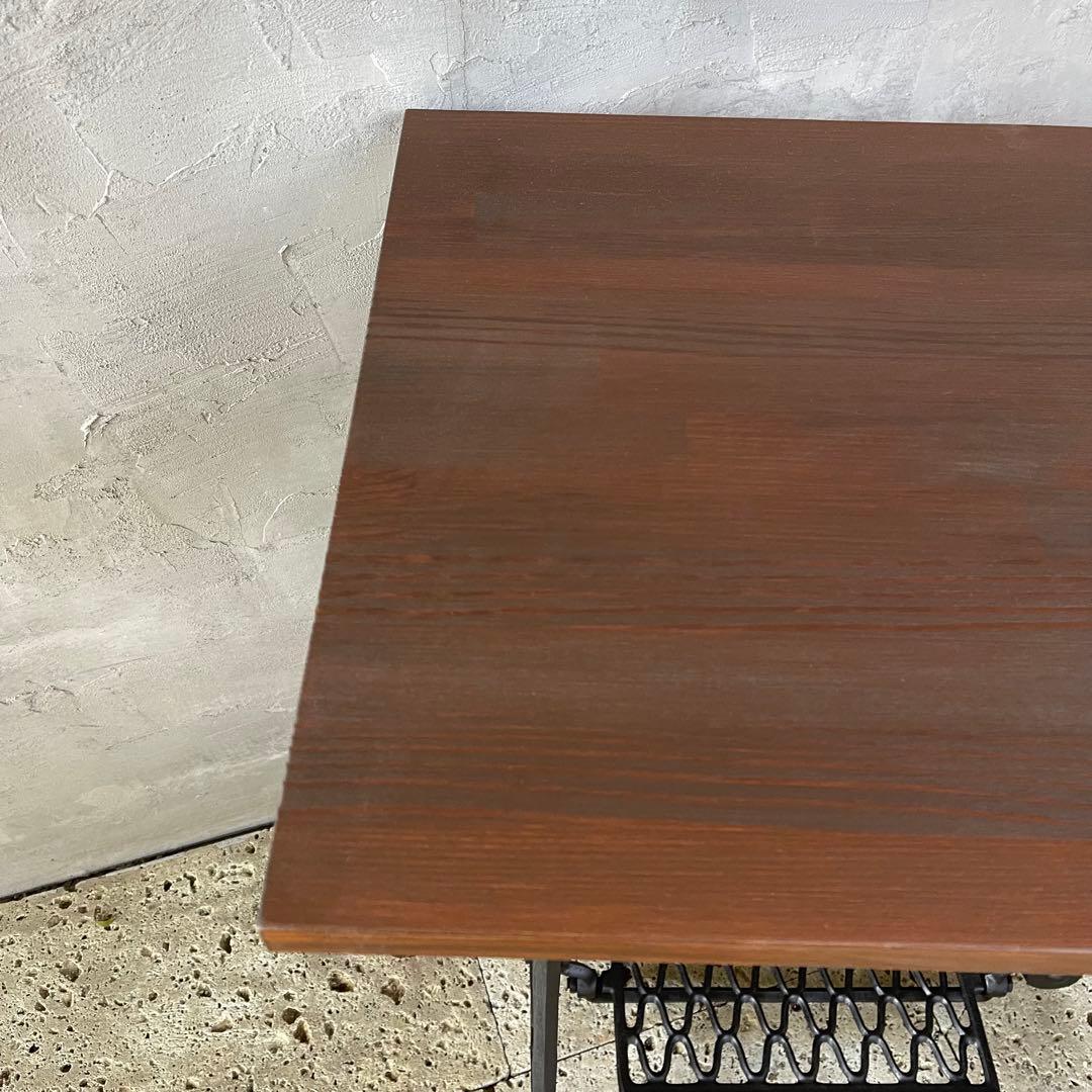 イギリス　アンティークミシン脚テーブル　SINGER 足踏みミシン　網目　鉄脚