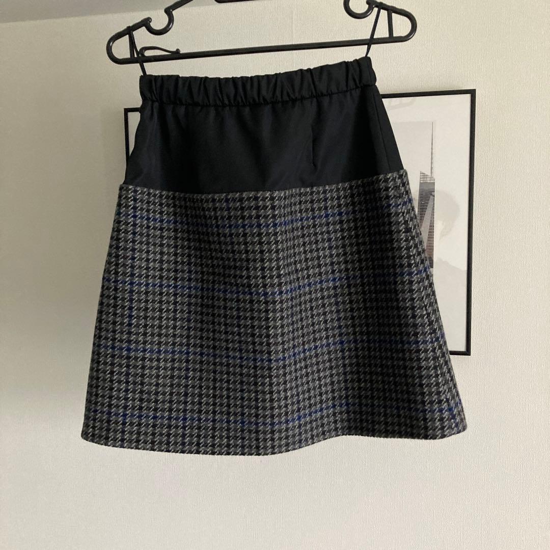 ほぼ未使用品 PRADA バージンウールスカート