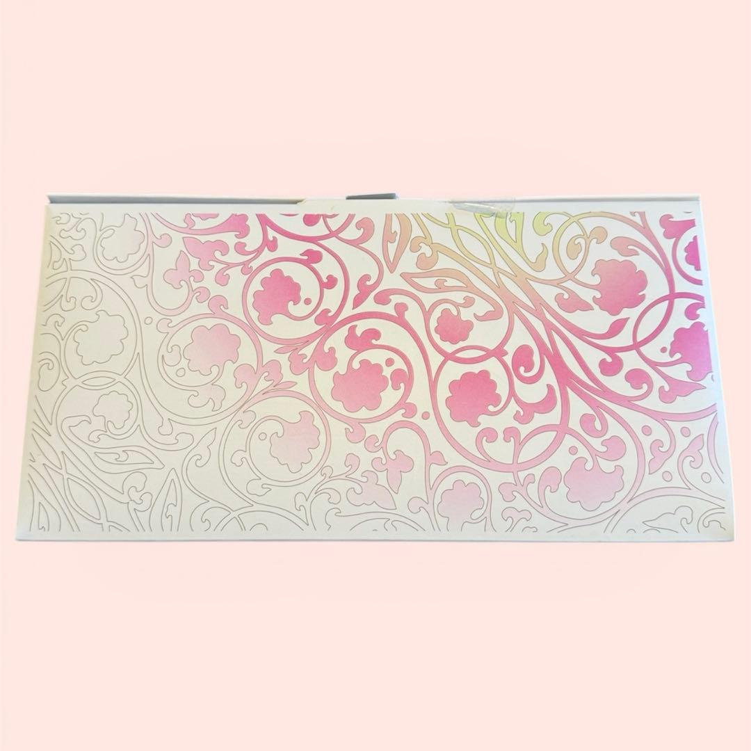 新品★スピリットオブアユーラ アロマジュエルコフレ