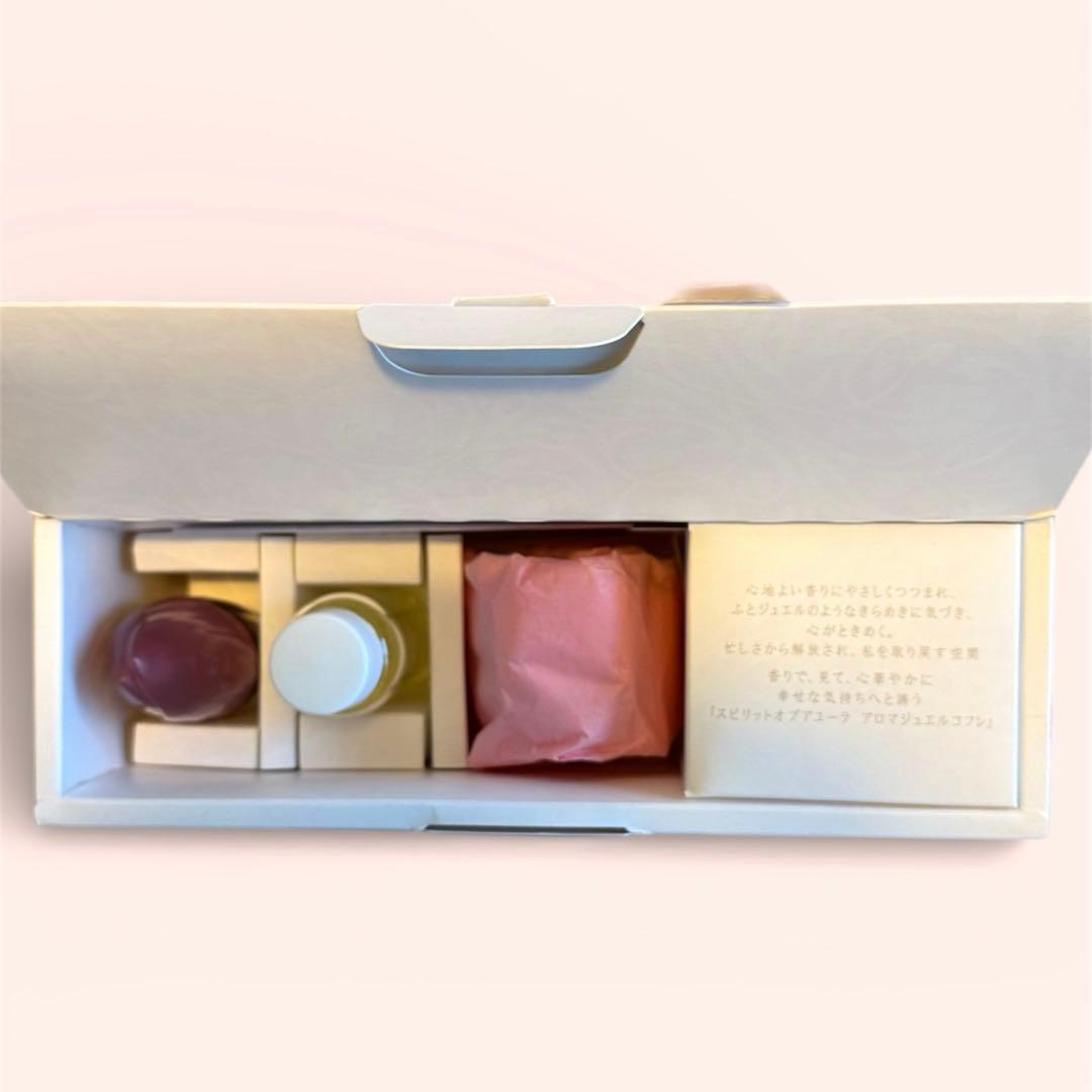 新品★スピリットオブアユーラ アロマジュエルコフレ