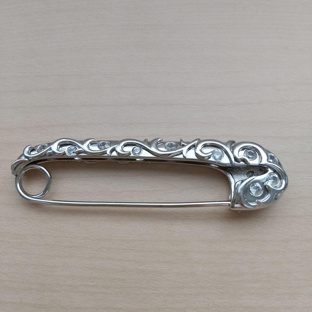 GSTV パラジウムシルバー950天然ホワイトジルコン Miaブローチ