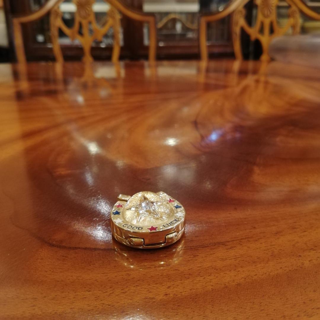 希少♠ESTEE LAUDE　練香水　グットラックホースシュー