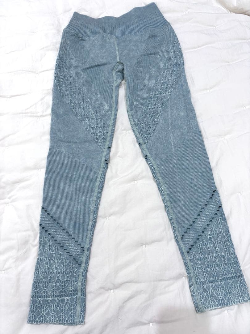 新品未使用　SUKALA スモークグリーンデニム　ヨガレギンス