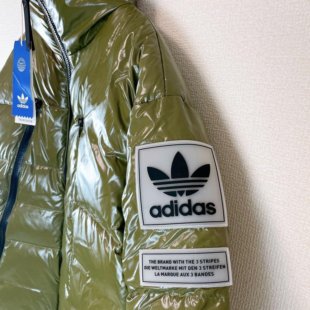 新品✨タグ付き アディダス 光沢エナメル調ダウンジャケット オリーブグリーン