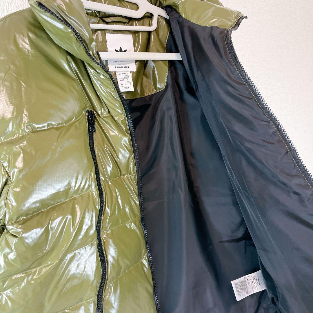 新品✨タグ付き アディダス 光沢エナメル調ダウンジャケット オリーブグリーン