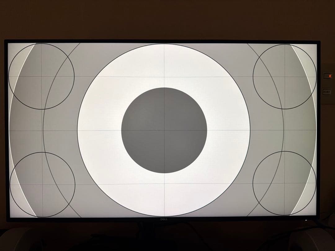 DELL U2720QM 27インチ 4Kモニター