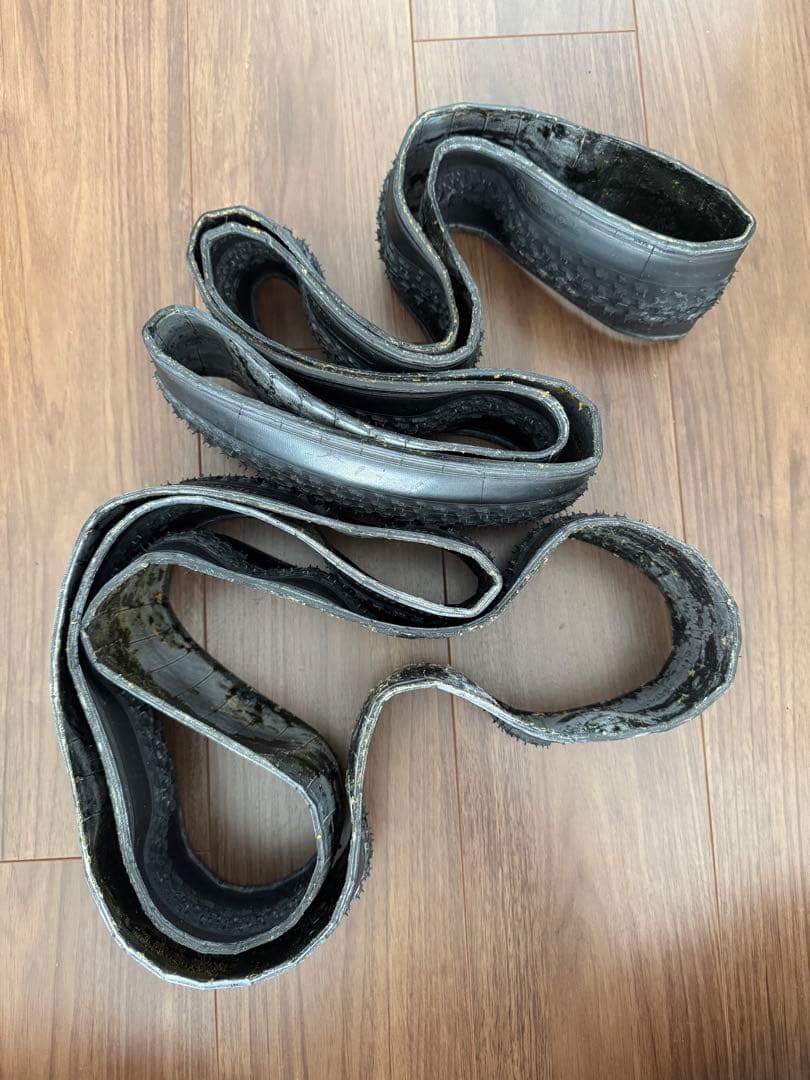 IRC SERAC CX 700×32C チューブレスタイヤ