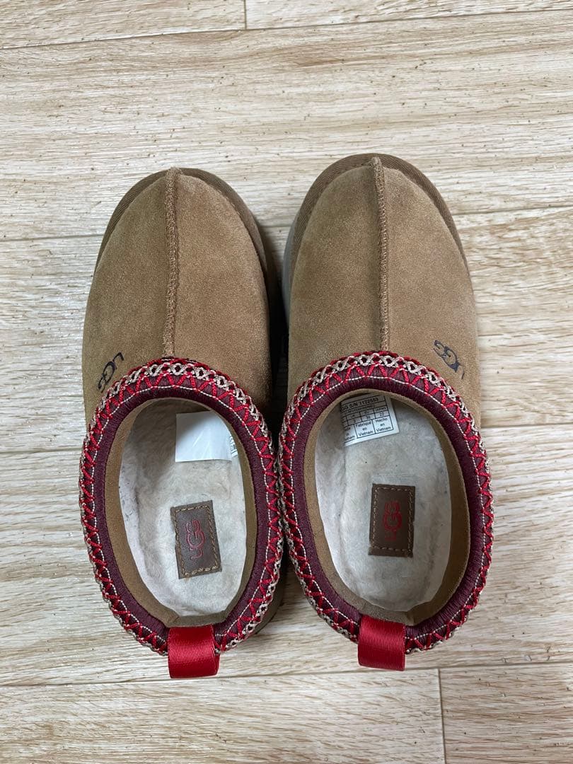 UGG Tazz 22センチ