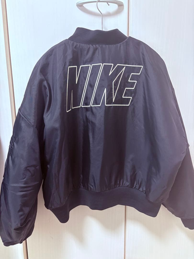 NIKE ウィメンズ リバーシブル フェイクファー ボンバージャケット Lサイズ