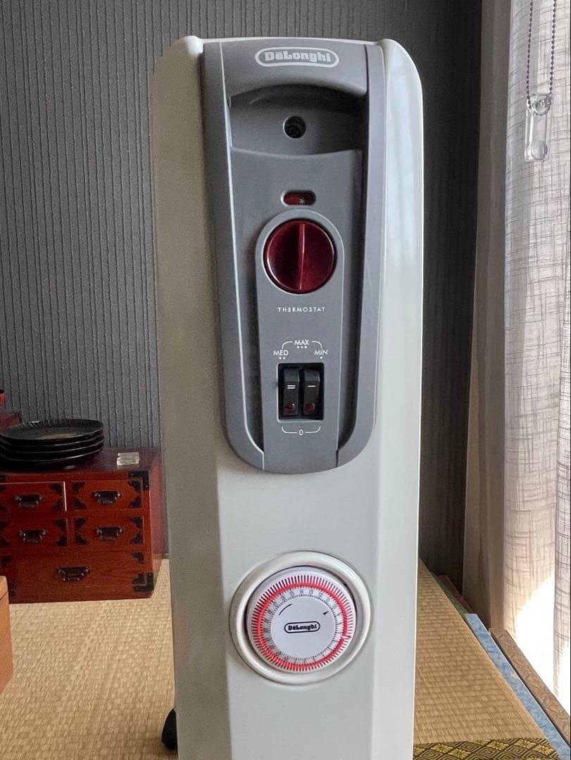 Delonghi デロンギ オイルヒーター 未使用 H770812EFSN-GY
