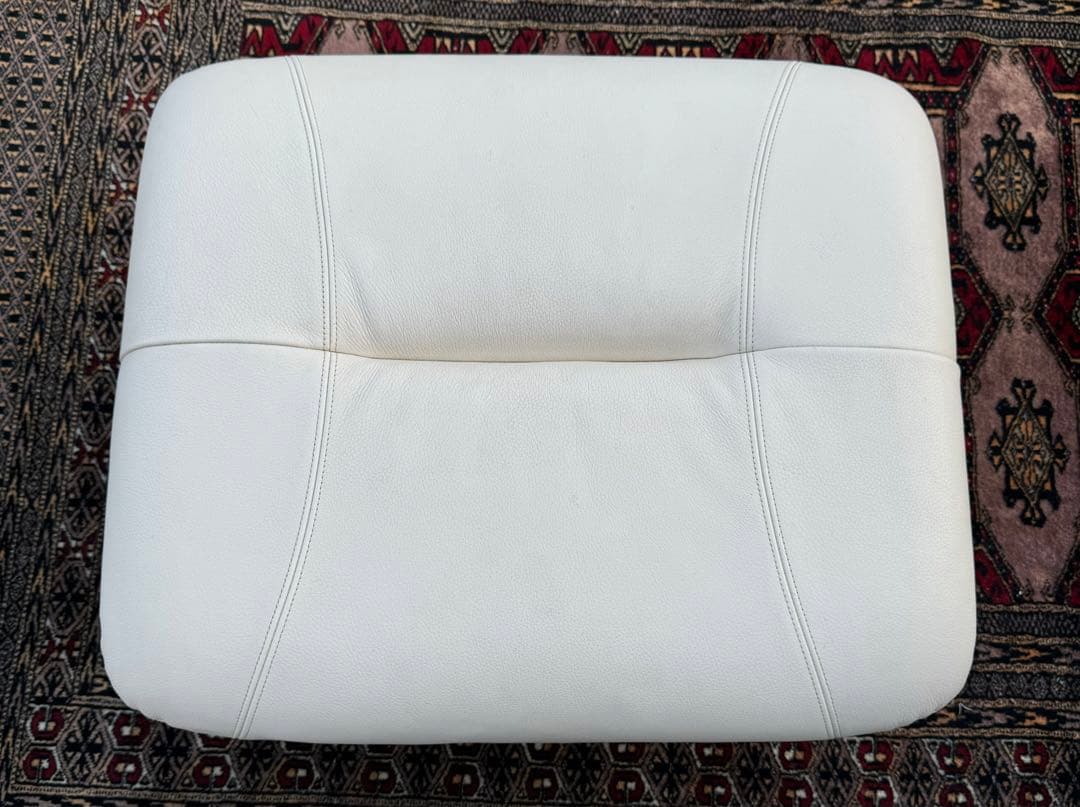 カリモク CHITANO 革張 オットマン 定価4.6万 スツール 白系