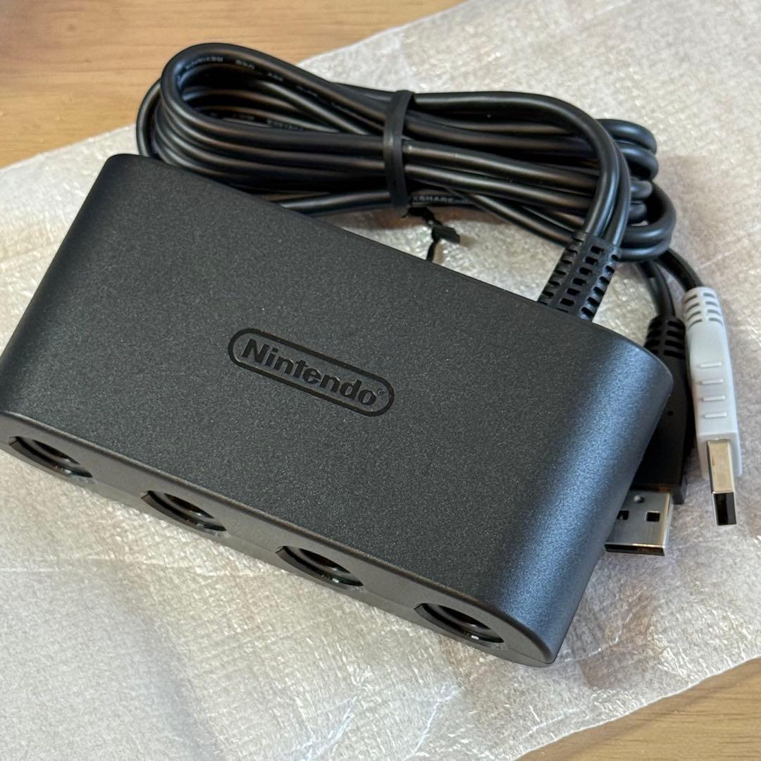 6-186【美品】ゲームキューブコントローラ スマブラブラック 4個 接続タップ