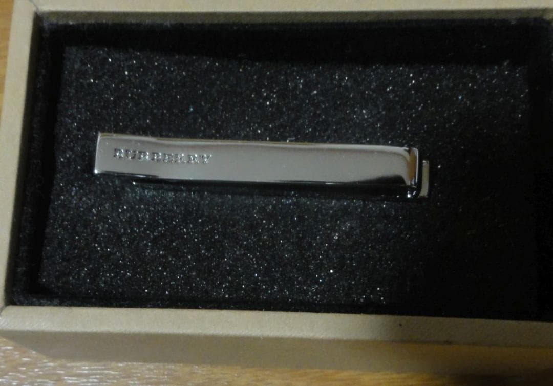 【美品】BURBERRY ネクタイピン ノバチェック 幾何学模様