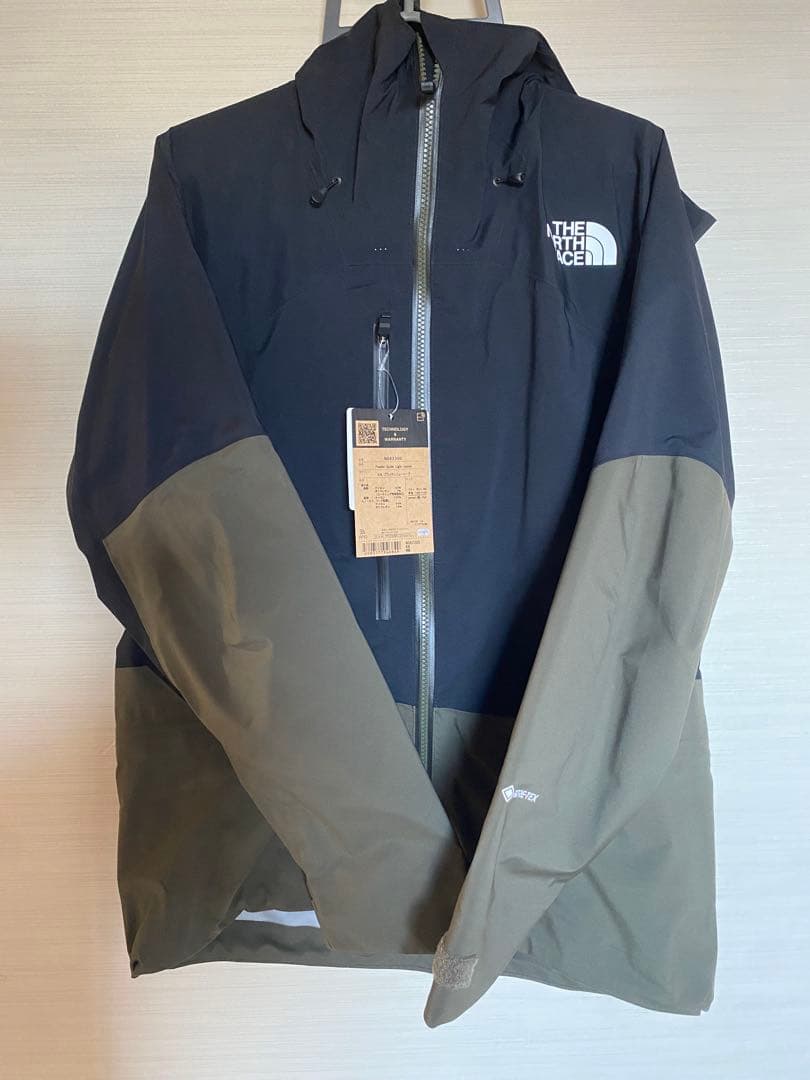 新品未使用　Mサイズ　THE NORTH FACE スノーウェアージャケット