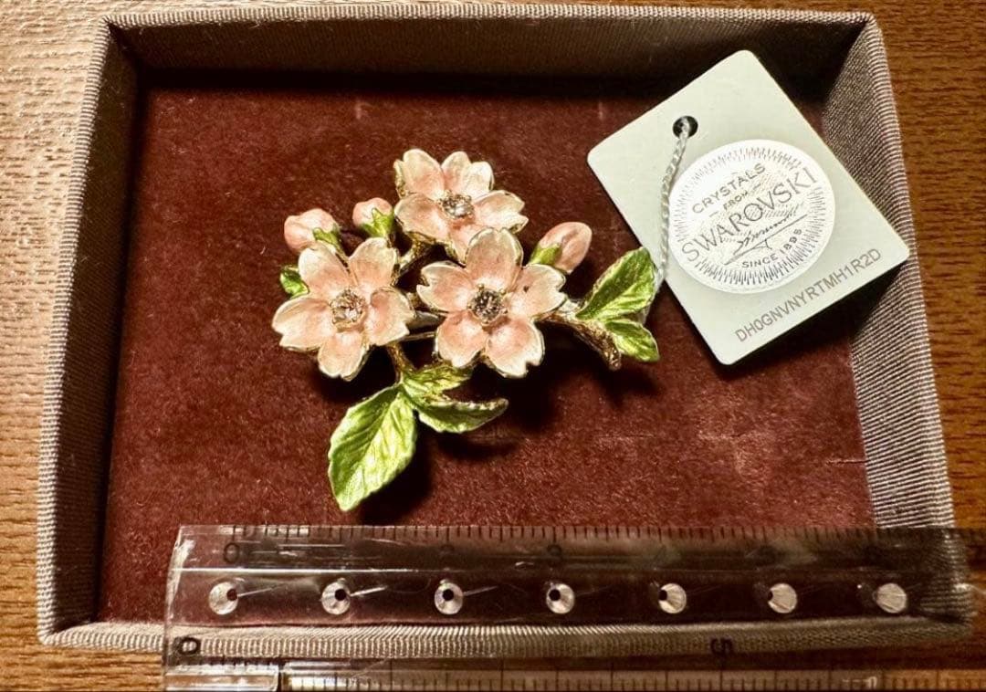 VENDOME BOUTIQU 桜ブローチ Swarovski