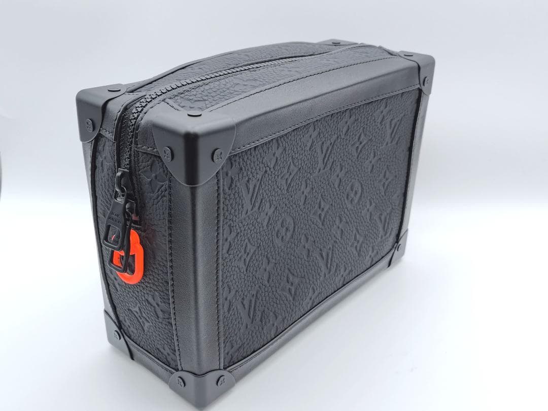 LOUIS VUITTON（ルイヴィトン）トリヨン　モノグラム　ソフトトランク