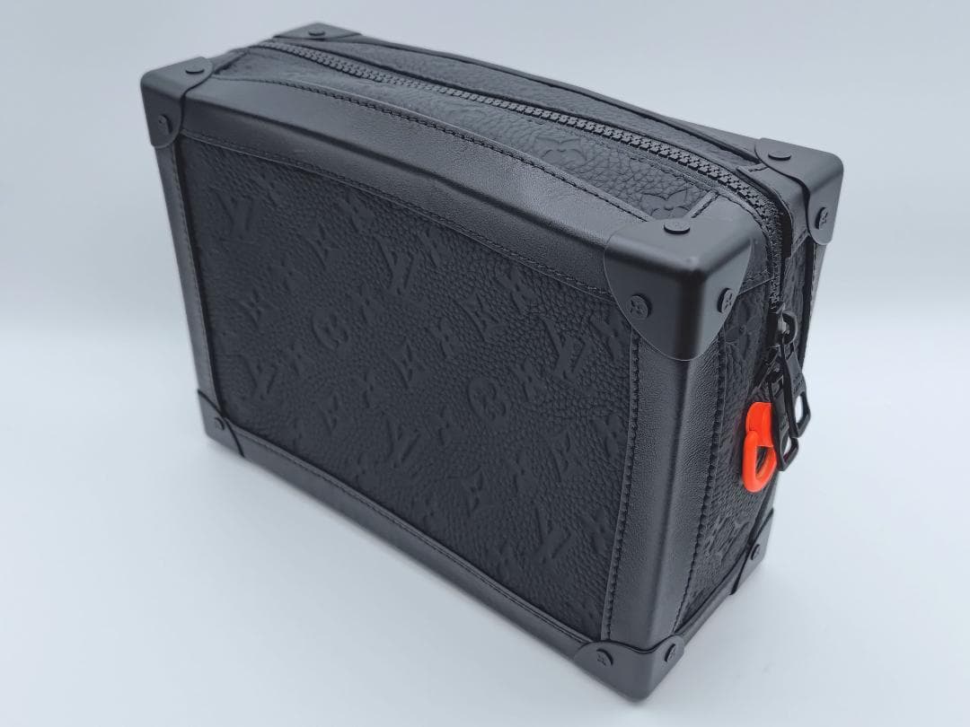 LOUIS VUITTON（ルイヴィトン）トリヨン　モノグラム　ソフトトランク