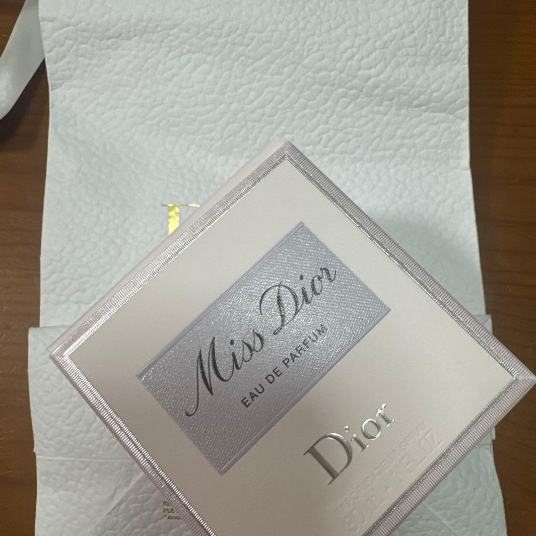 Miss Dior Eau de Parfum ミスディオール　30ml