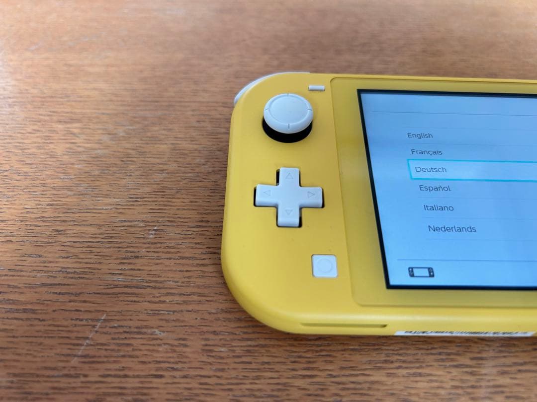 美品　Nintendo Switch Lite イエロー 本体