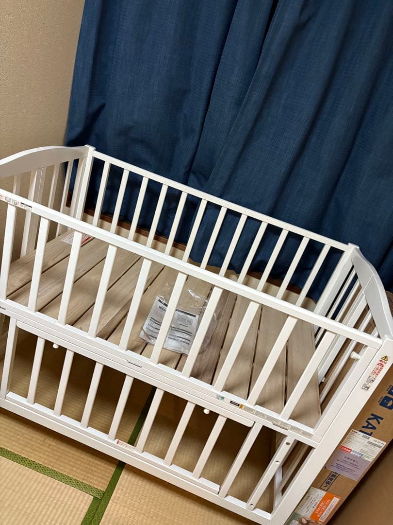 カトージ　ベビーベッド　折りたたみ　ホワイト　レギュラーサイズ