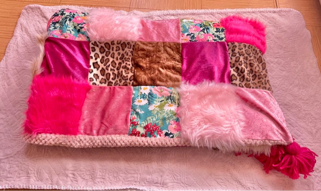 作家様　パッチワークブランケット