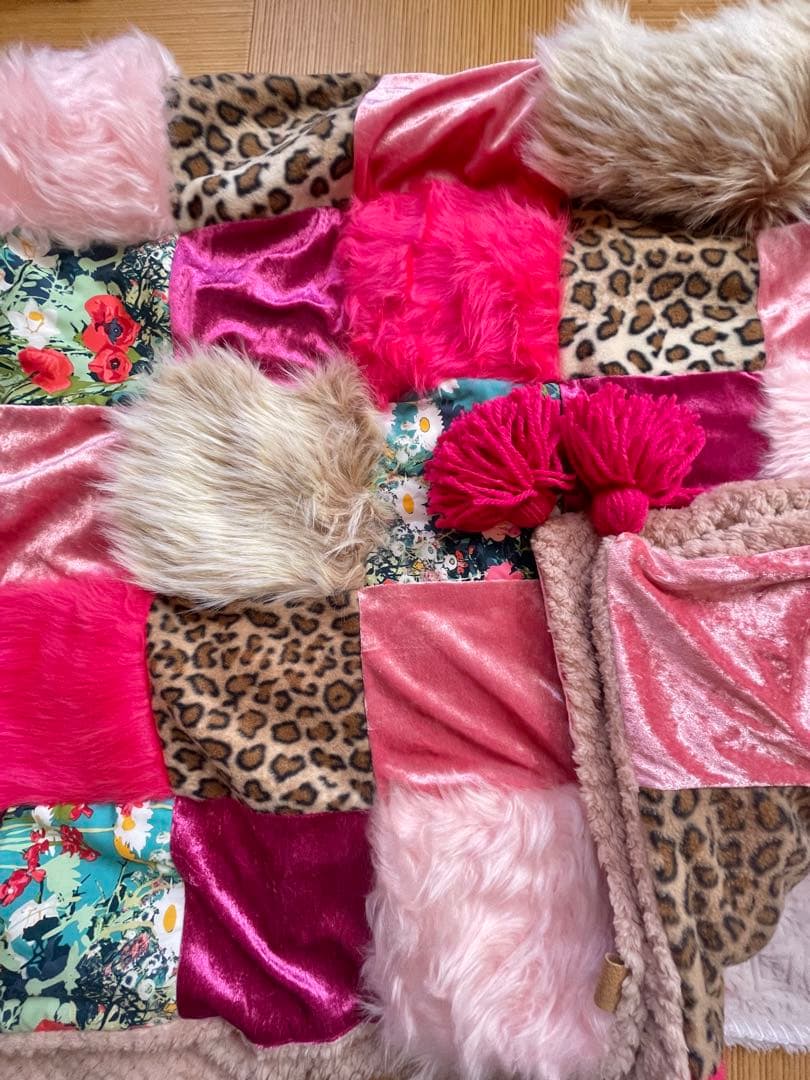 作家様　パッチワークブランケット