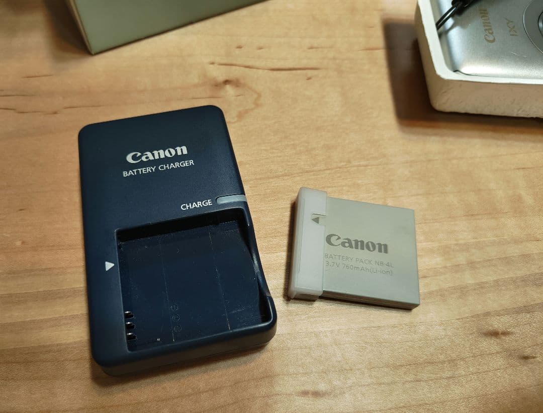 Canon　キャノン　IXY　400F　シルバー　デジカメ　デジタルカメラ