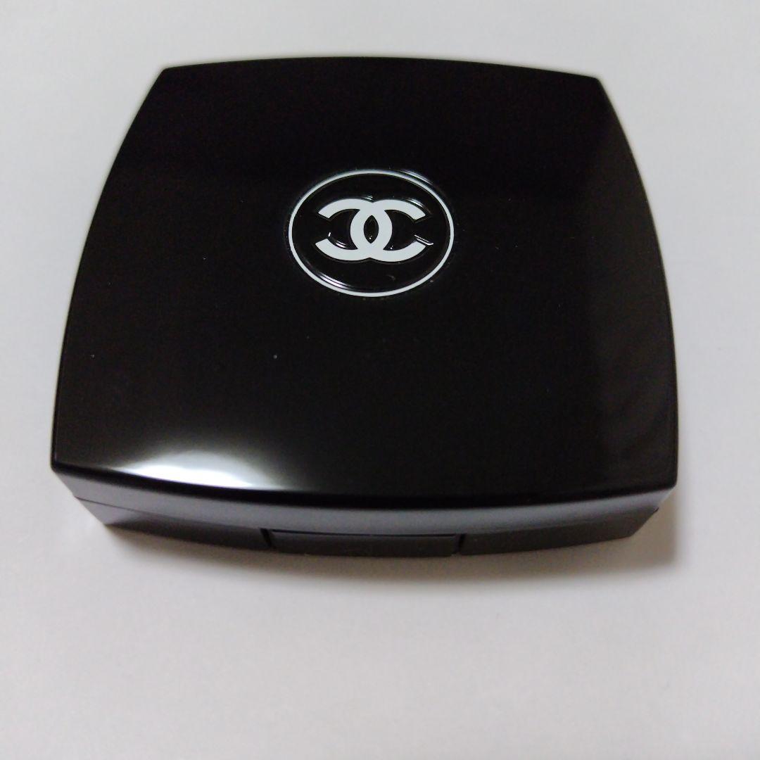 CHANEL シャネル レ キャトル オンブル 378 ドゥスール エ セレニテ