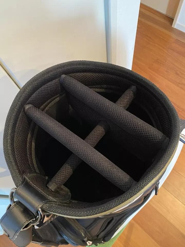 タイトリスト ボーケイ　ゴルフバッグ スタッフ ツアーバッグ フードカバーなし