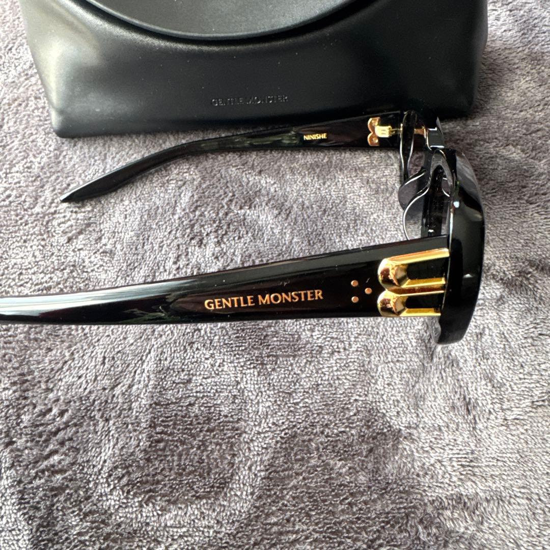 GENTLE MONSTER Ninisheブラックサングラス