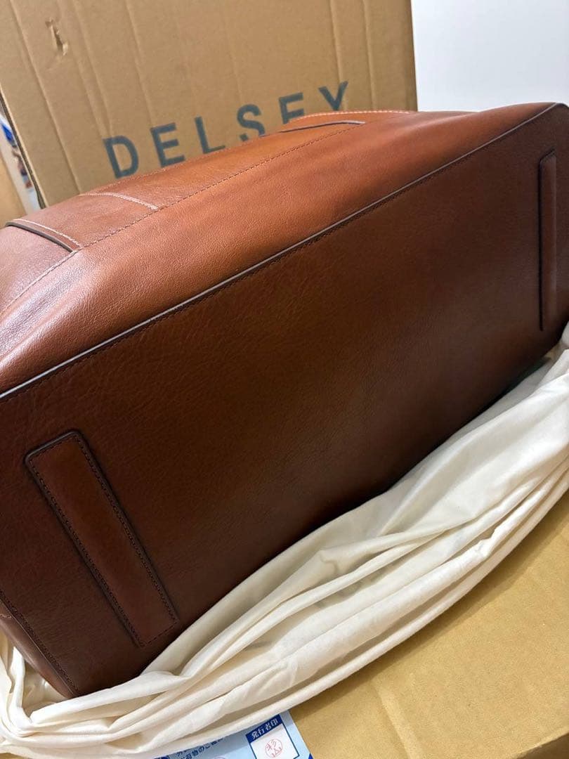 RAEFORD レザー ダッフルバッグカラー: ミディアムブラウン