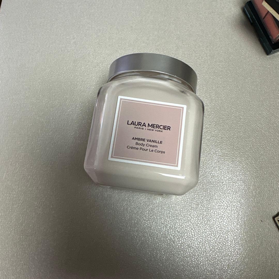 LAURA MERCIERローラメルシエホイップドボディクリーム　アンバーバニラ
