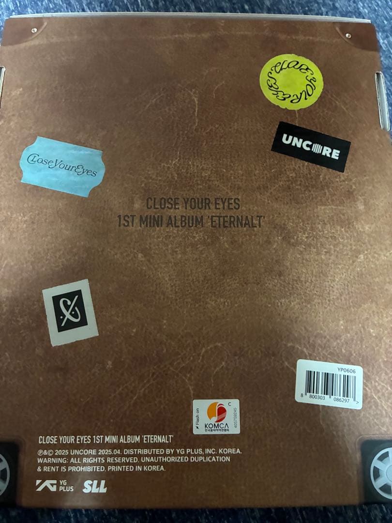 CLOSE YOUR EYES アルバム