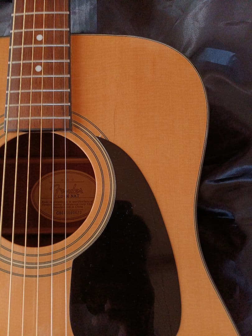 【送料込】美品　フェンダー　純正ストラップ&純正ソフトケース付　整備済み新品弦