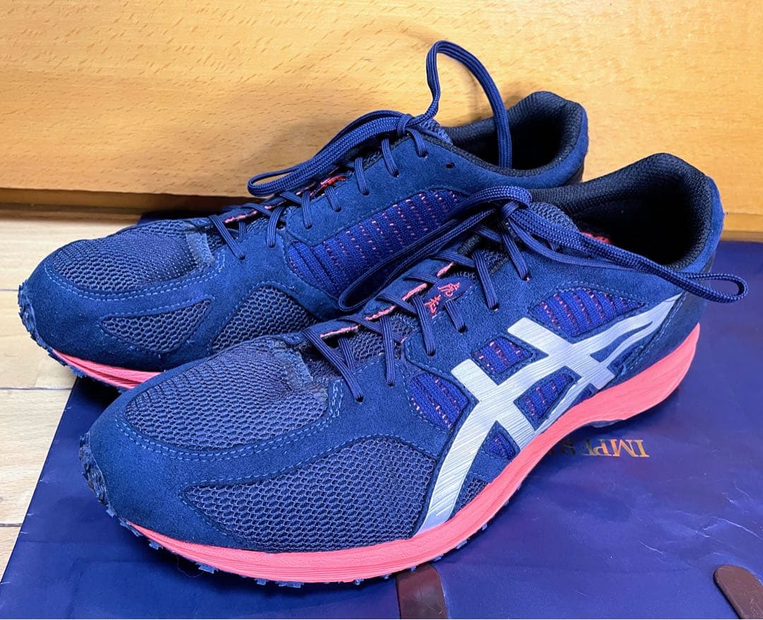 A美品アシックスターサージールランニングシューズ軽量ネイビー×シルバー28.5