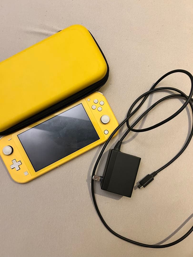 Nintendo Switch Lite イエロー 本体 充電器、ケース付き