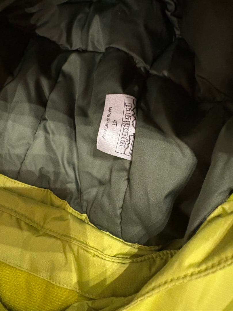 パタゴニア 子ども用スキーウェア 黄緑/緑　4T