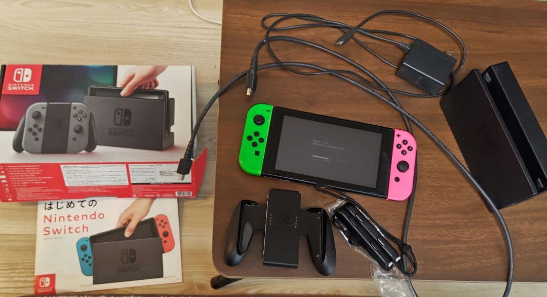Nintendo Switch グリーン/ピンク 本体