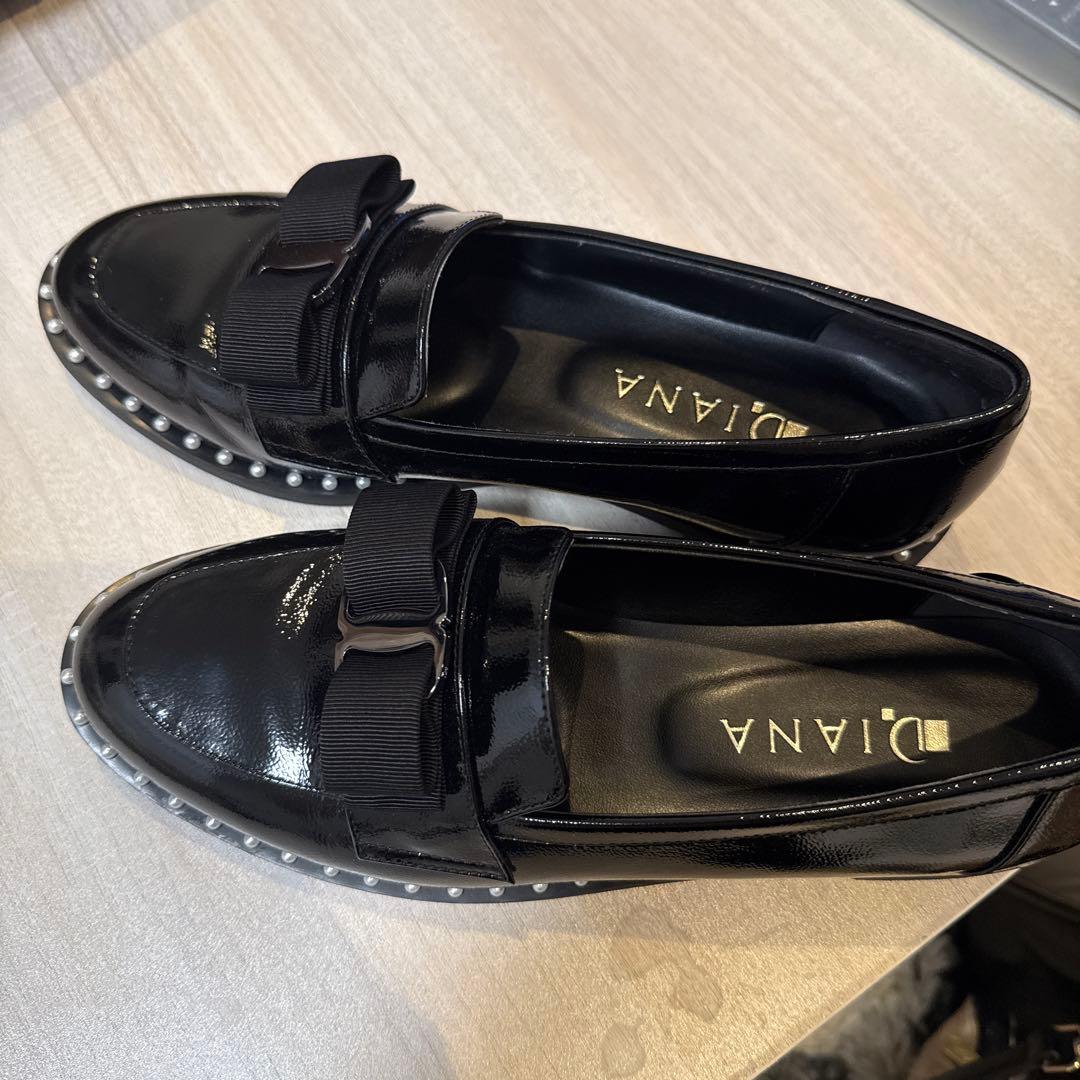 DIANA ブラック ローファー リボン付き