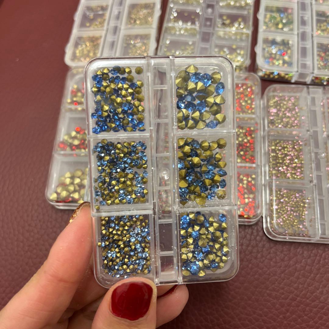 ネイル　パーツ　14ケース