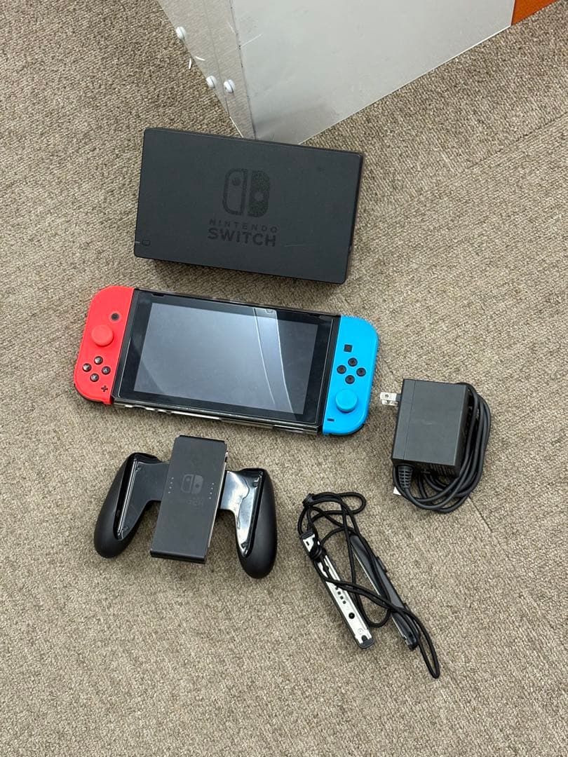 【美品】ニンテンドー 任天堂 Switch１本体 HAC-001 動作確認済