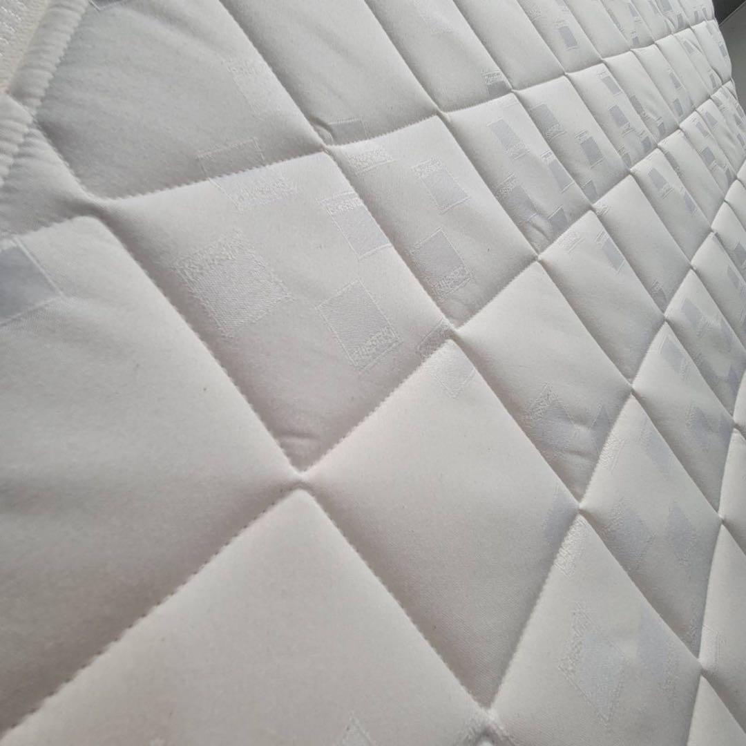 【送料込】カッシーナ・イクシスー マットレス　②