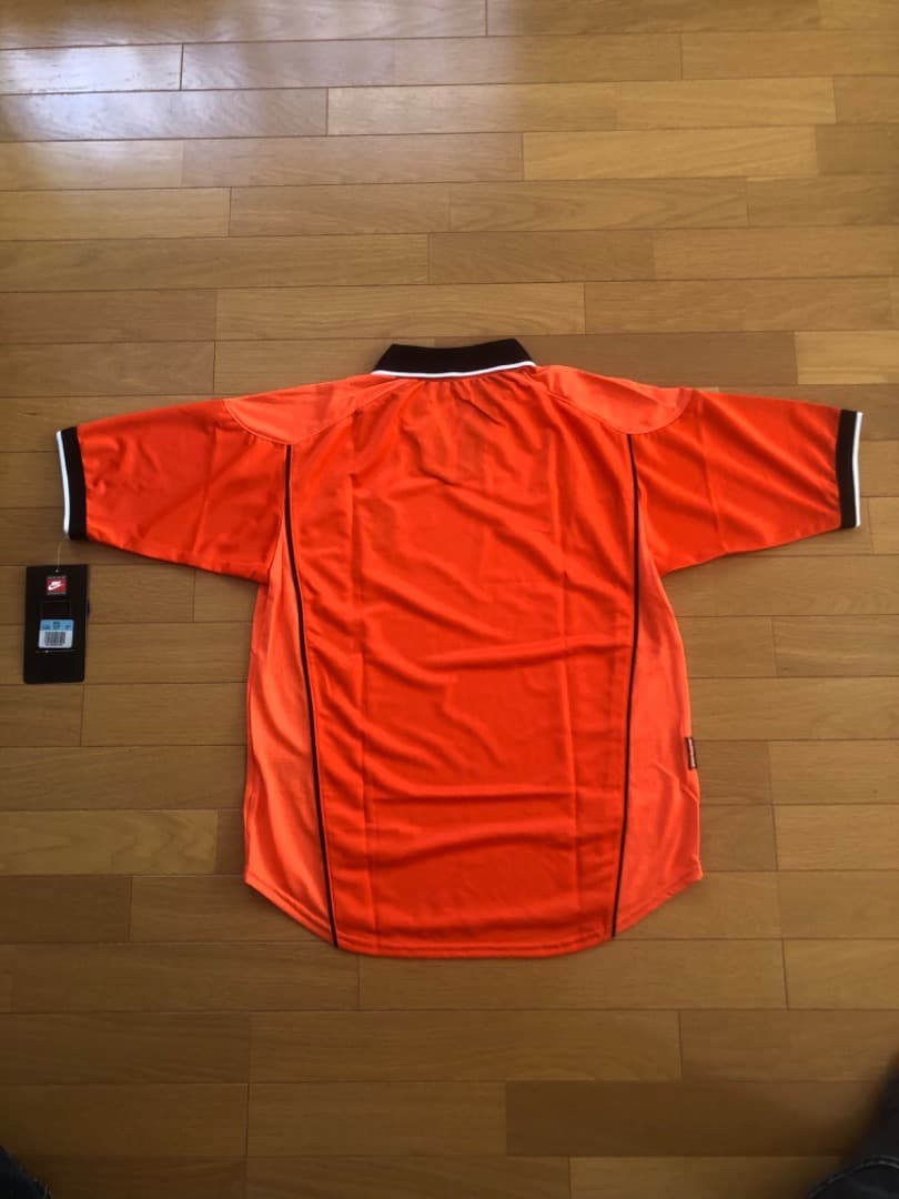 98年オランダ代表ユニフォーム　（オランダサッカー協会キーホルダー付き）