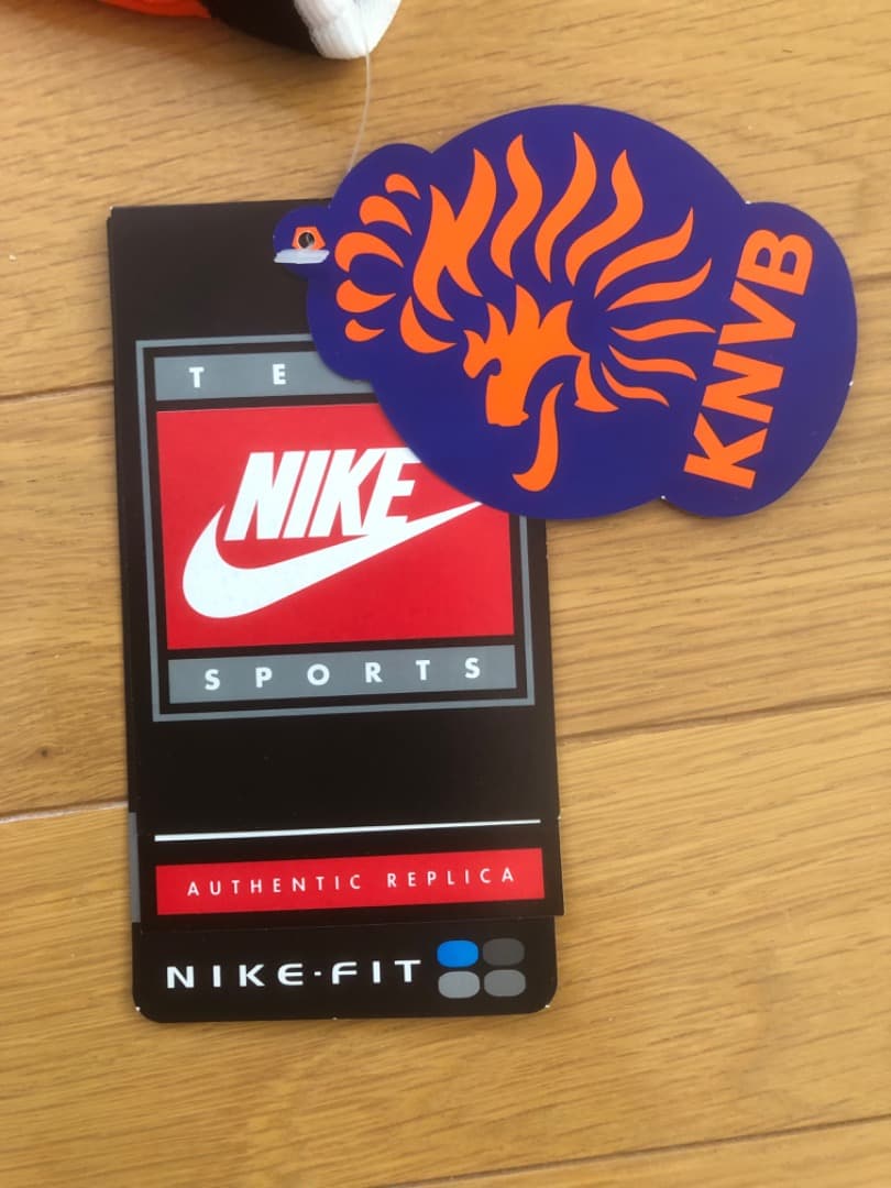 98年オランダ代表ユニフォーム　（オランダサッカー協会キーホルダー付き）