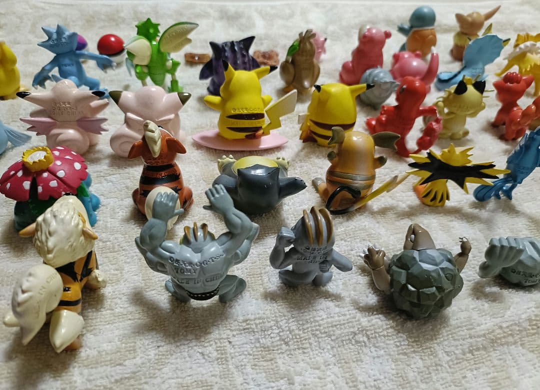 ポケモン　モンコレ　初期　６２体+付属品７