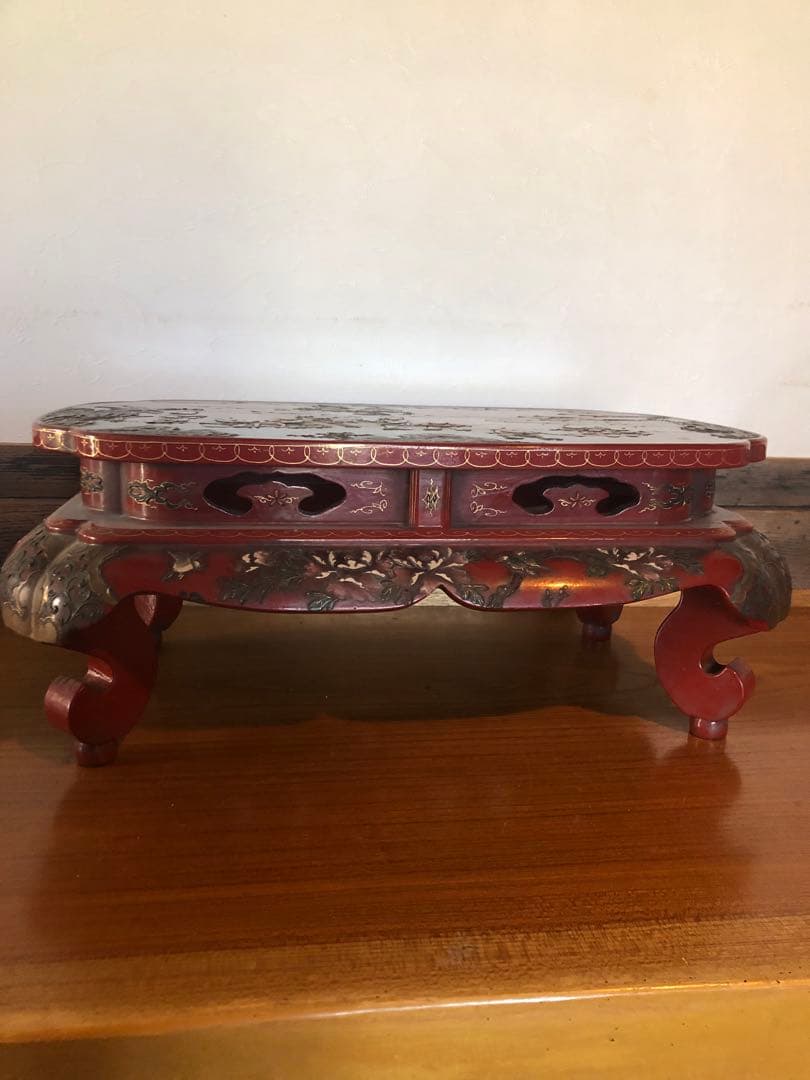 ココ　稀少な琉球漆器の逸品　唐子人物文卓台