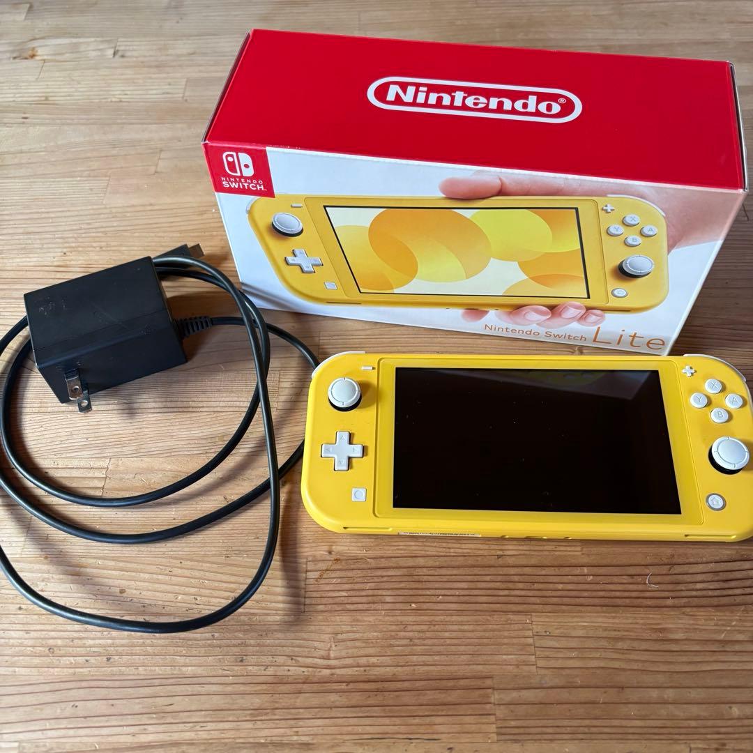 Switch Lite イエロー （箱・充電器付き）