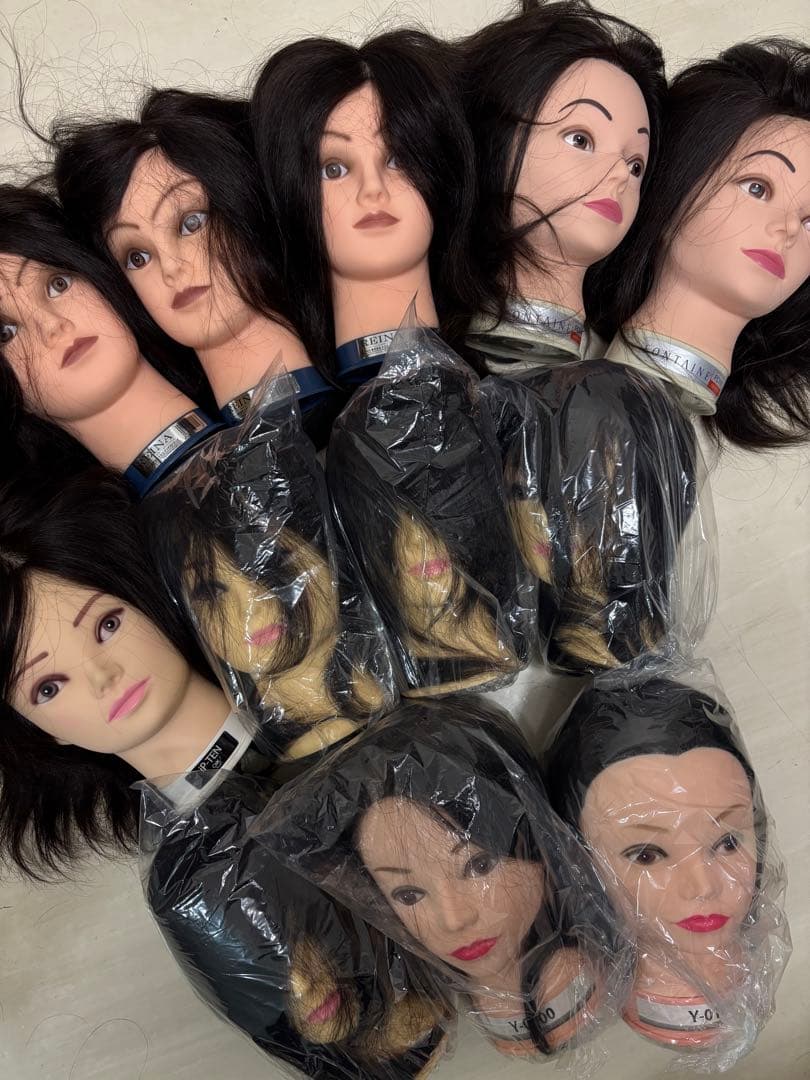 新品カットウィッグ 12台