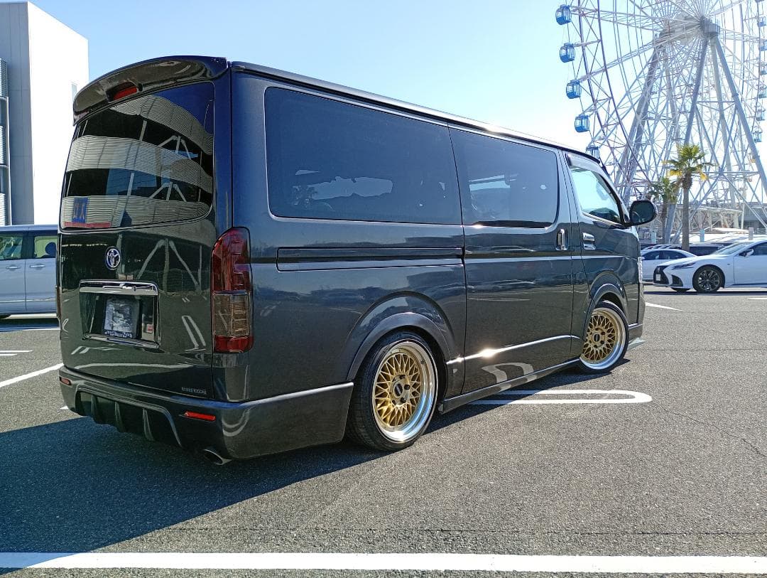 ハイエース ESSEX ENCM 18インチ 215/40R18